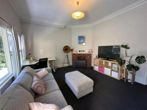 Cosy Flat metres from Rottnest Ferry
